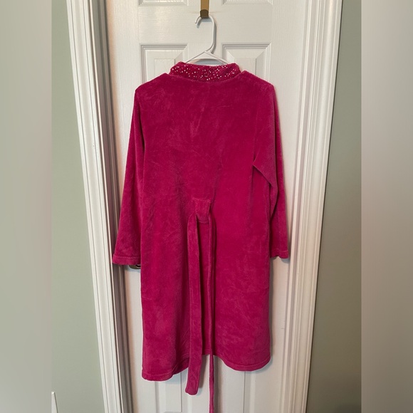 Ulta Robe - Picture 2 of 4